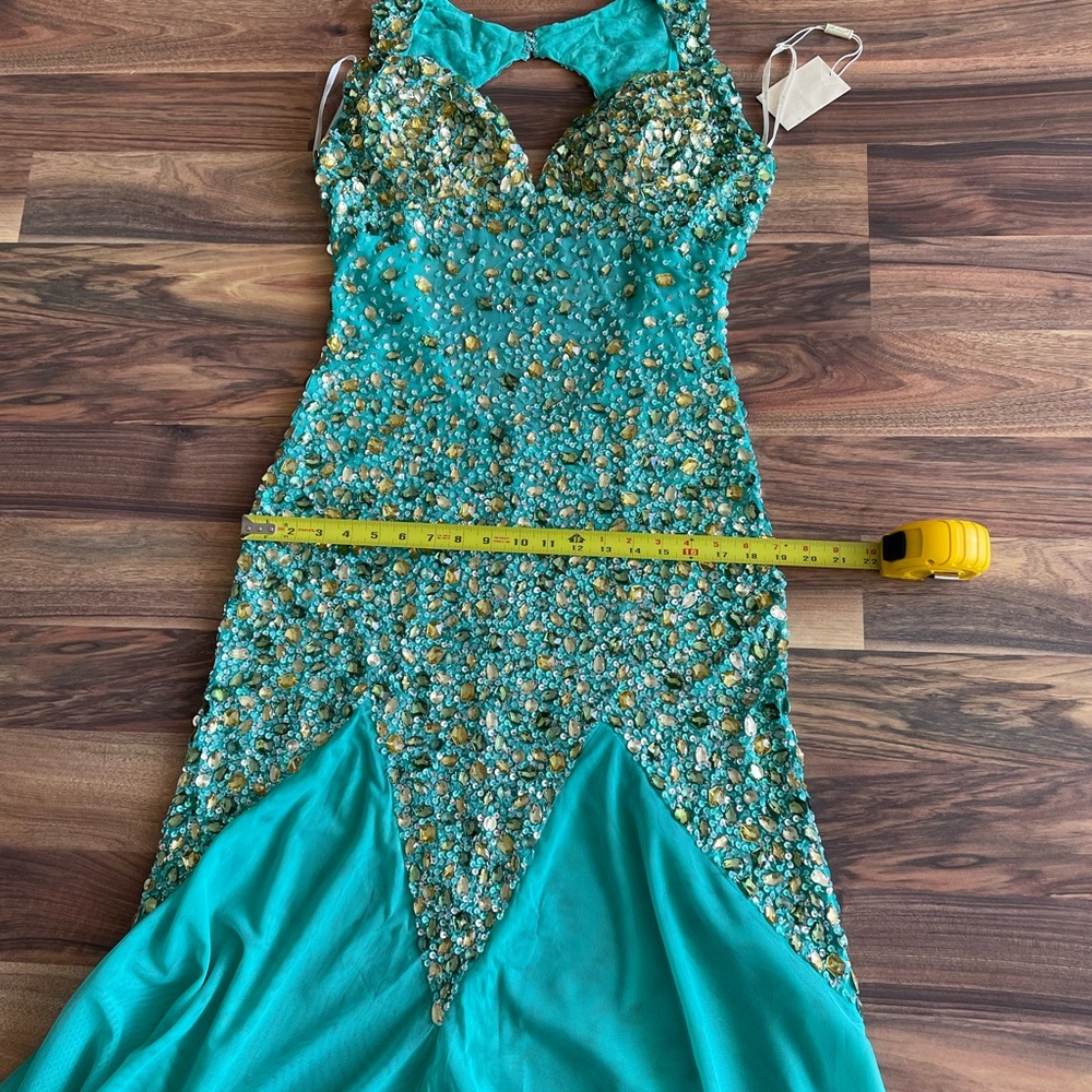 BNWT Jasz Couture gown - Picture 8 of 11